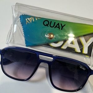 NEW Quay on the fly squared aviator sunglasses in Navy